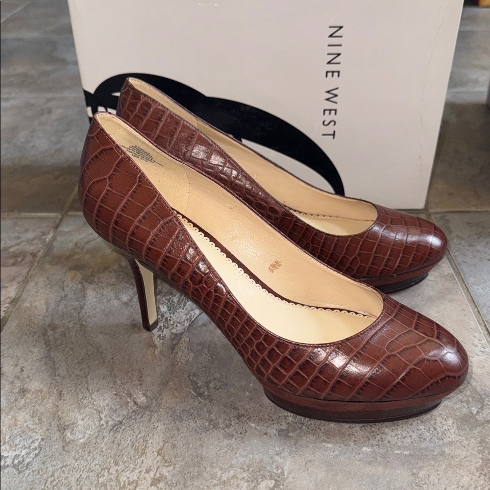 NIB Nine West Chocolate Croc-Pattern Heels